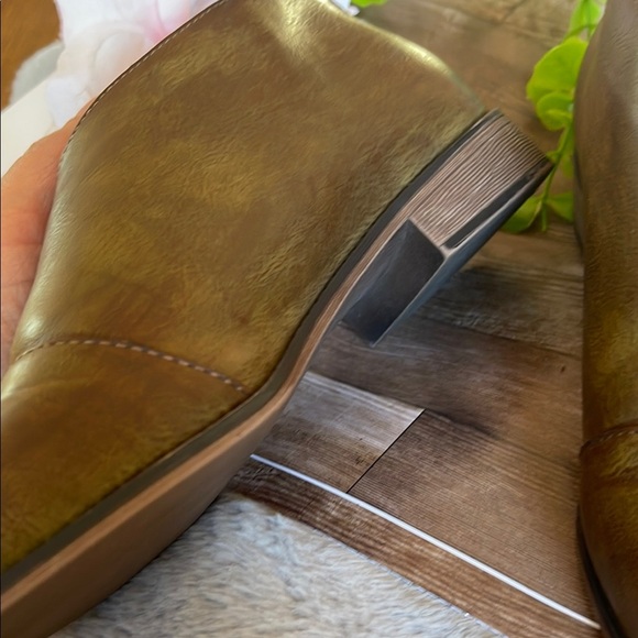 Pierre Dumas Brown Leather Slip-On Loafers - Picture 8 of 8